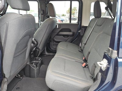 2025 Jeep Wrangler 4-Door Sahara 4x4
