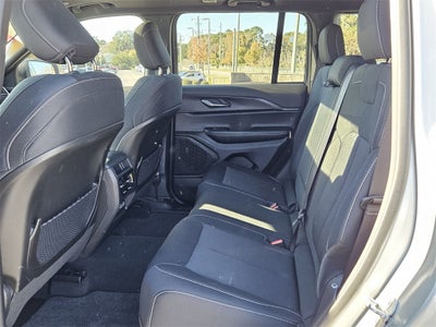 2025 Jeep Grand Cherokee Laredo X 4x2