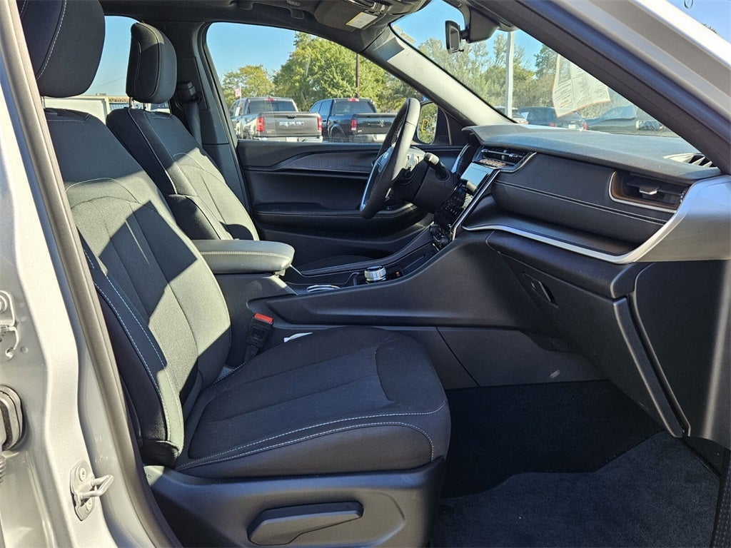 2025 Jeep Grand Cherokee Laredo X 4x2