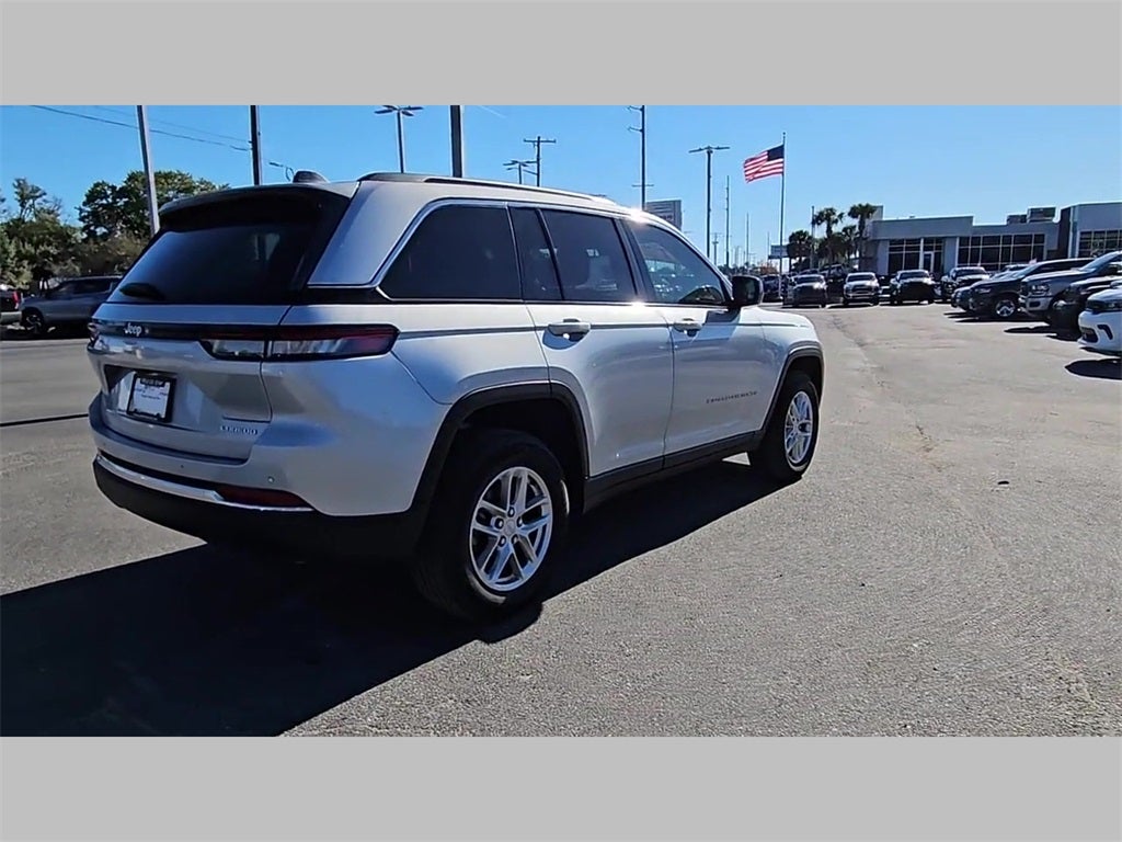 2025 Jeep Grand Cherokee Laredo X 4x2