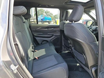 2025 Jeep Grand Cherokee Laredo X 4x2