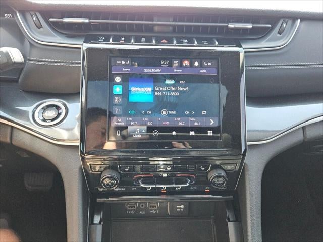 2023 Jeep Grand Cherokee Laredo 4x4