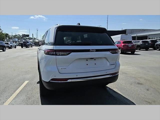 2023 Jeep Grand Cherokee Laredo 4x4