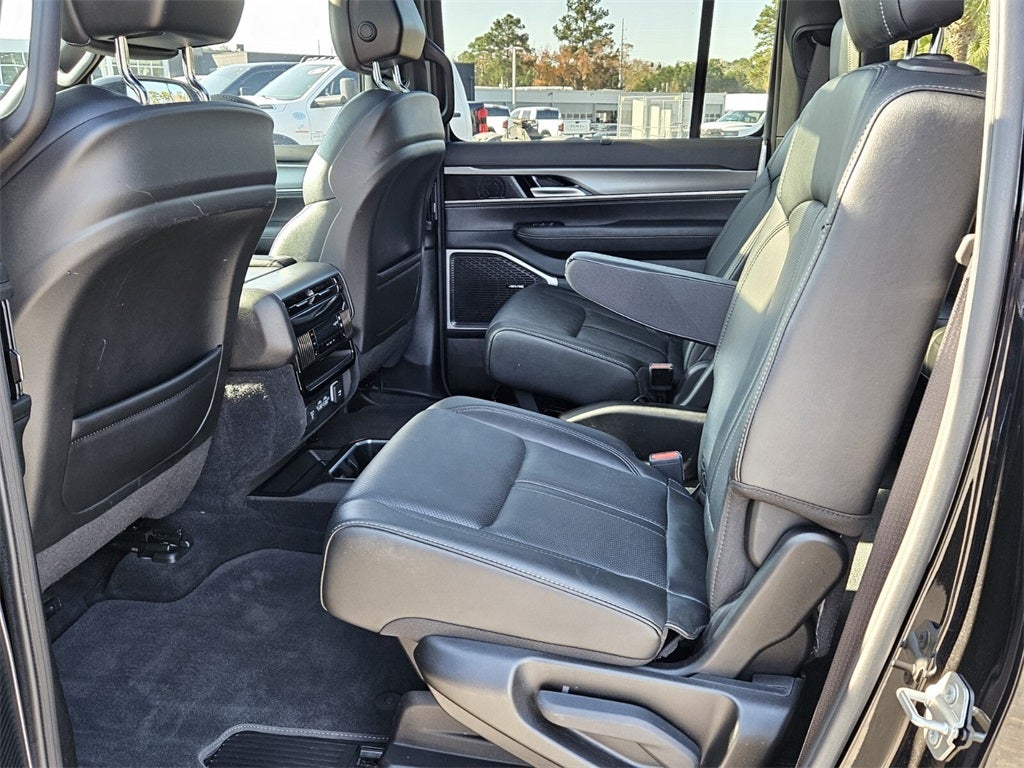 2023 Jeep Wagoneer Series II Carbide 4x2