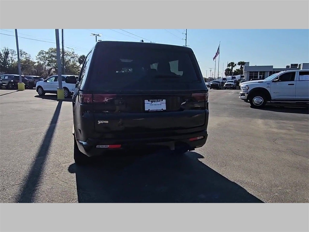 2023 Jeep Wagoneer Series II Carbide 4x2