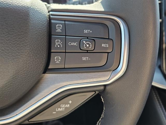 2023 Jeep Wagoneer Series II Carbide 4x2