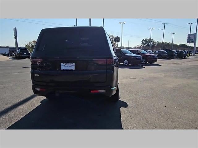 2023 Jeep Wagoneer Series II Carbide 4x2