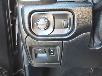 2020 RAM 1500 Big Horn Crew Cab 4x2 5'7' Box