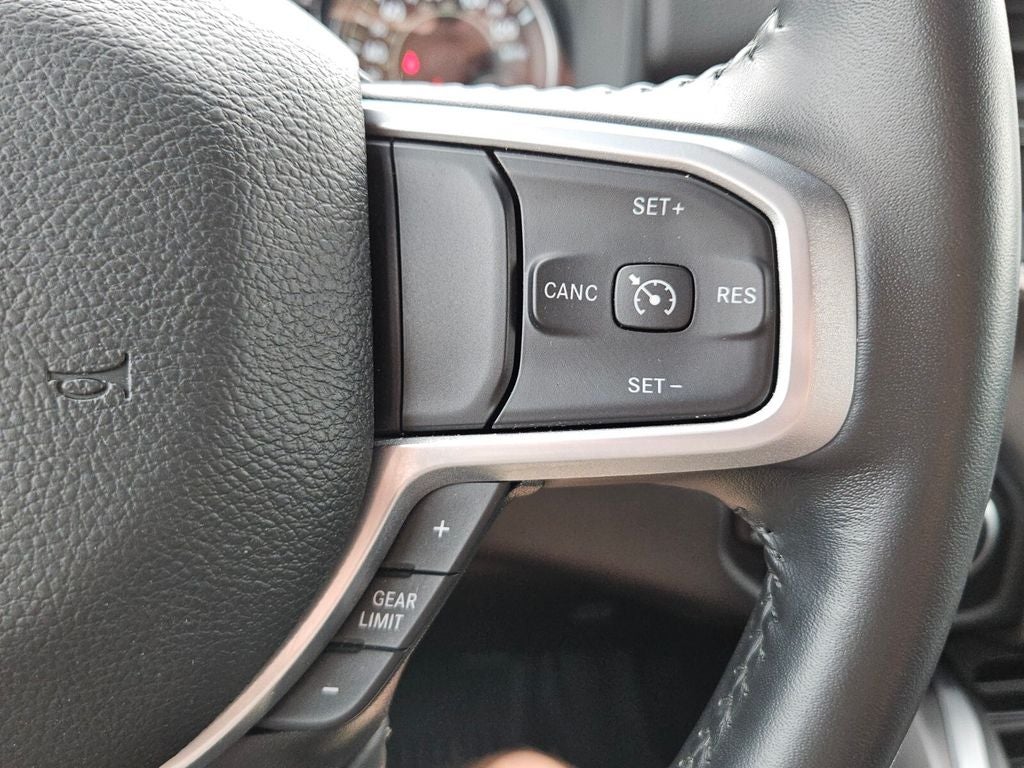 2022 RAM 1500 Big Horn Crew Cab 4x4 5'7' Box