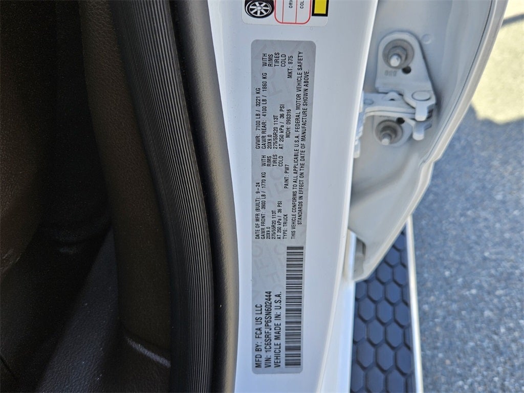 2025 RAM 1500 Laramie Crew Cab 4x4 5'7' Box