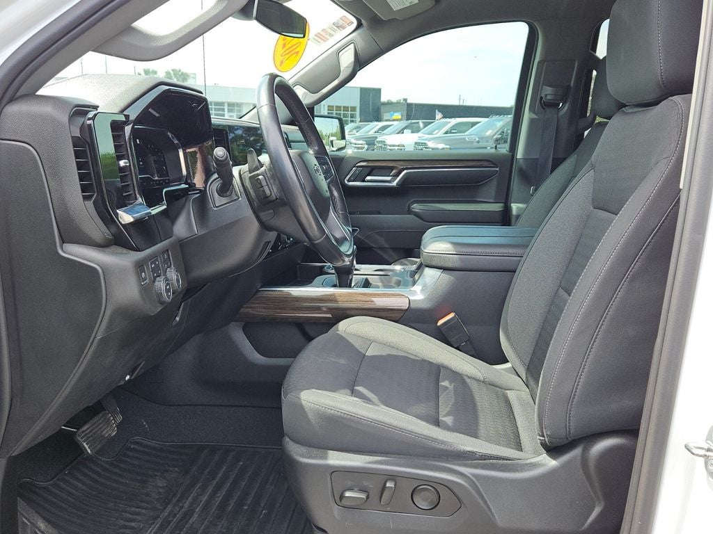 2023 Chevrolet Silverado 1500 4WD Crew Cab Short Bed RST