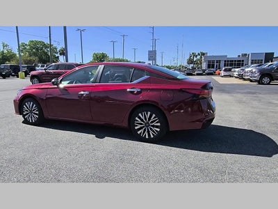 2025 Nissan Altima SV FWD