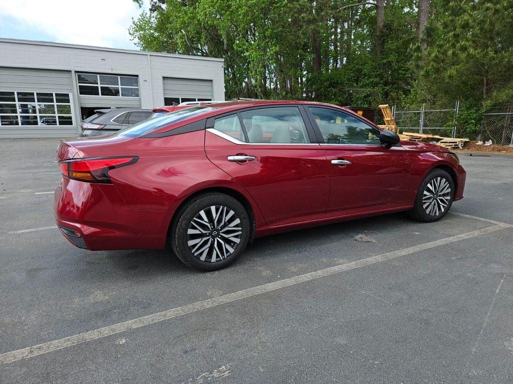 2025 Nissan Altima SV FWD