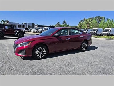 2025 Nissan Altima SV FWD