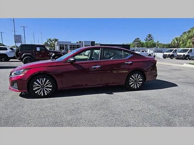 2025 Nissan Altima SV FWD