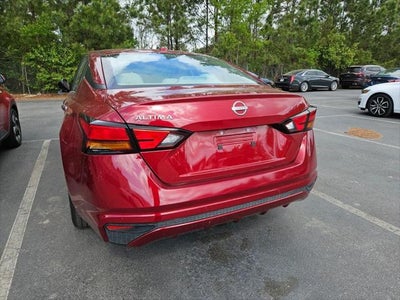 2025 Nissan Altima SV FWD