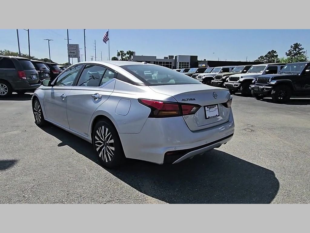 2024 Nissan Altima SV FWD