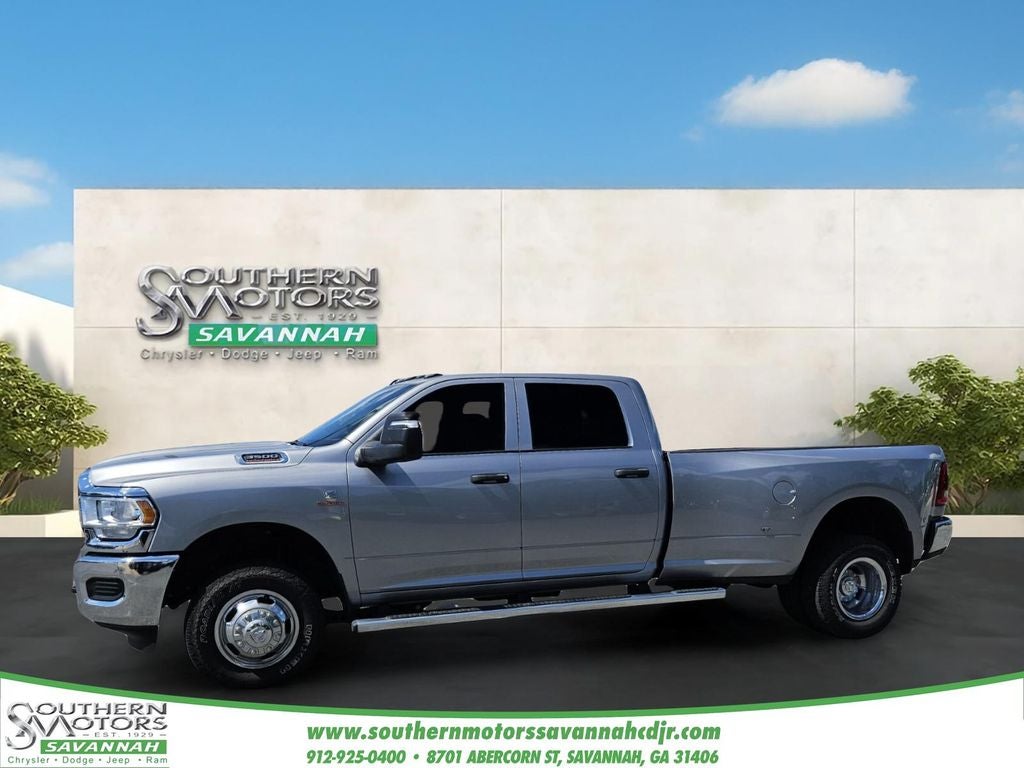 2024 RAM 3500 Tradesman Crew Cab 4x4 8' Box