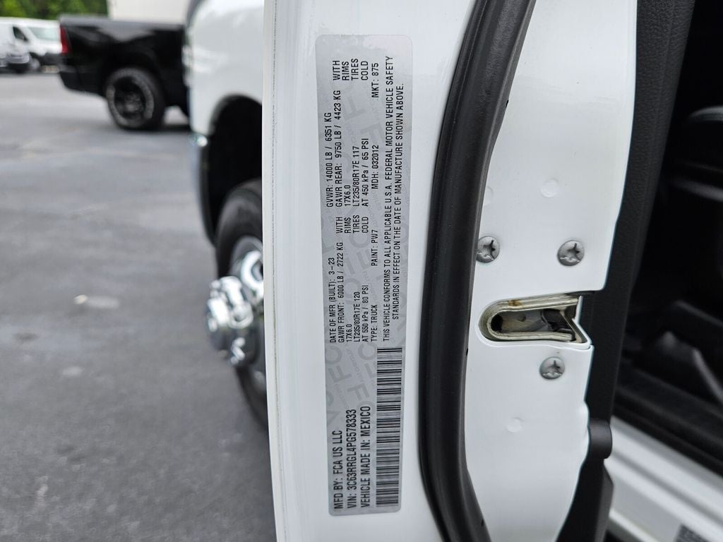 2023 RAM 3500 Tradesman Crew Cab 4x4 8' Box