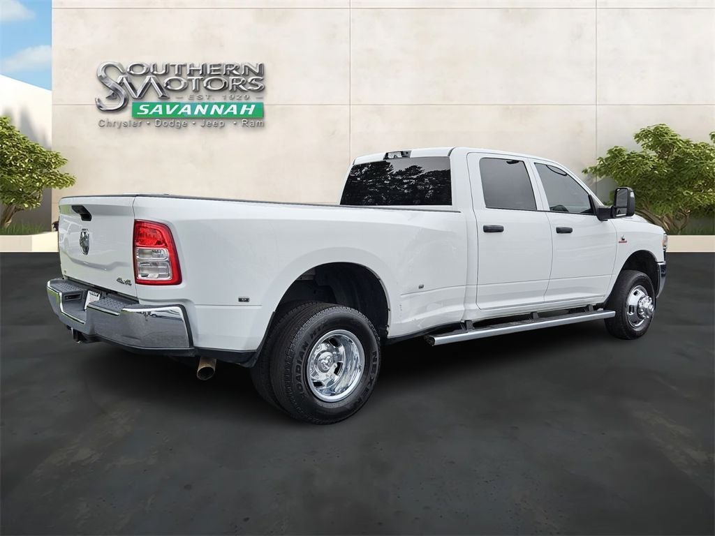 2023 RAM 3500 Tradesman Crew Cab 4x4 8' Box