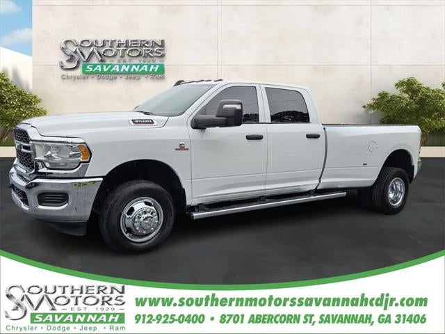 2023 RAM 3500 Tradesman Crew Cab 4x4 8' Box
