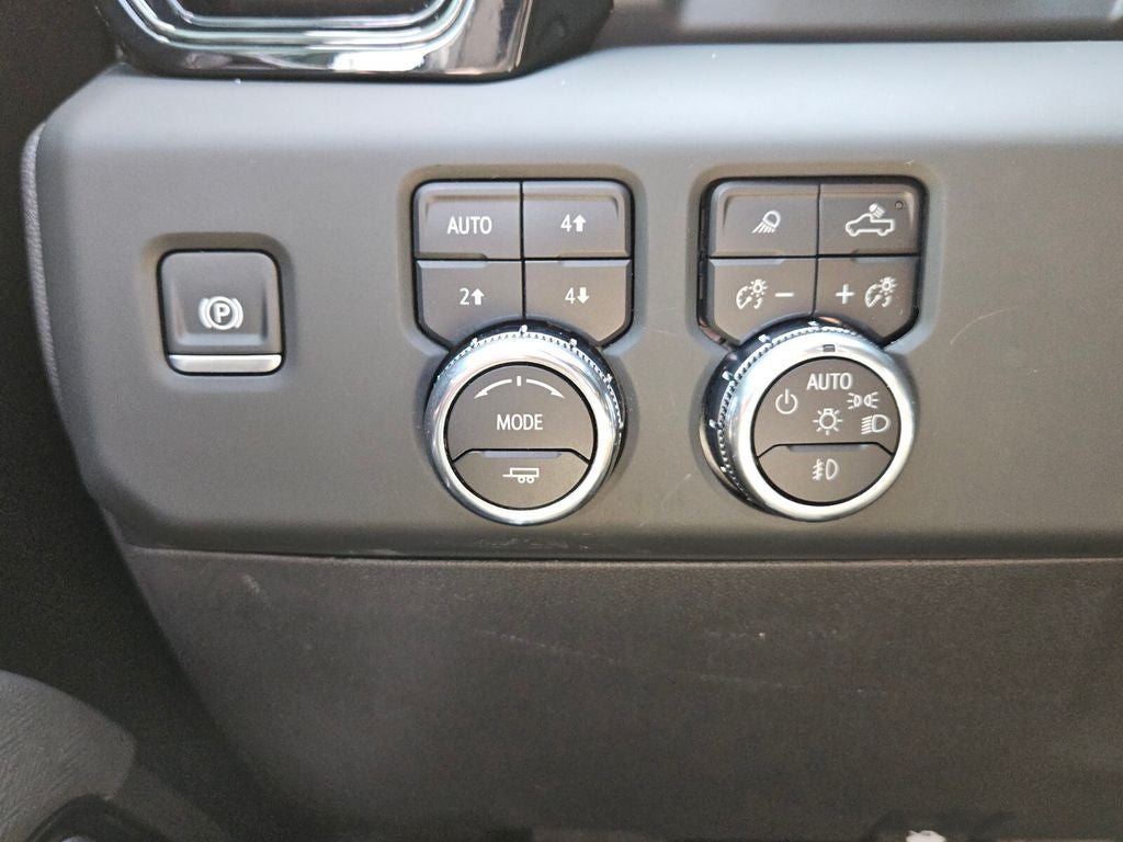 2024 GMC Sierra 1500 4WD Crew Cab Short Box AT4X