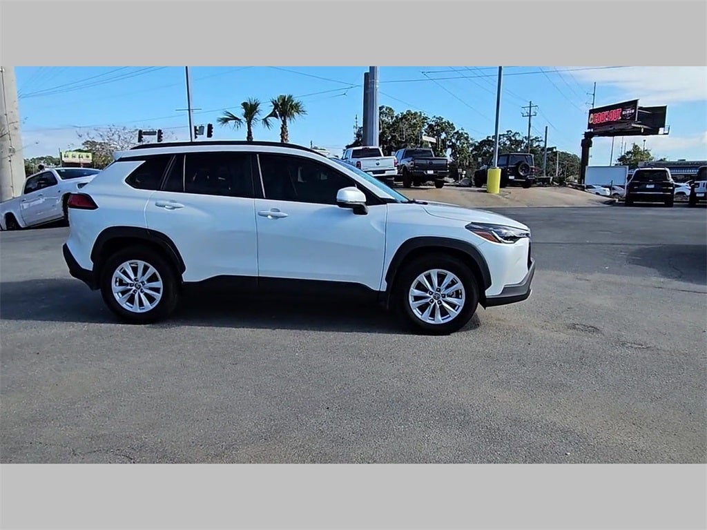 2024 Toyota Corolla Cross LE