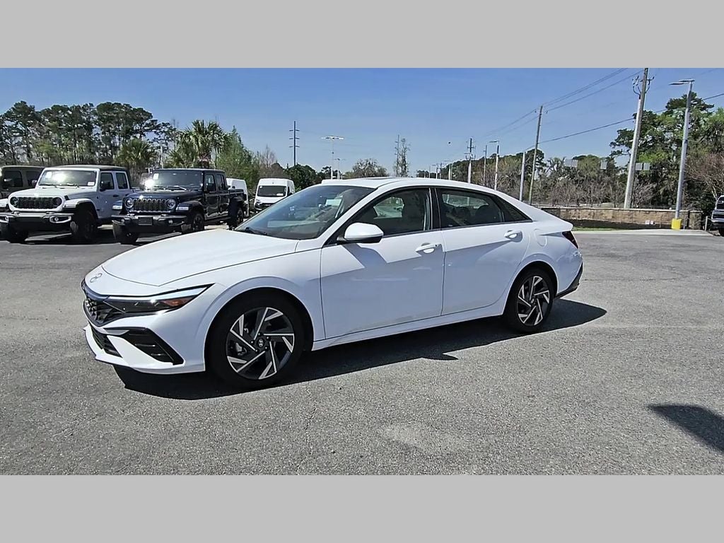 2025 Hyundai Elantra SEL Convenience