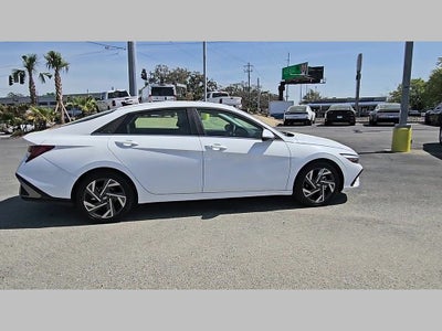 2025 Hyundai Elantra SEL Convenience