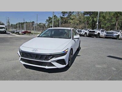 2025 Hyundai Elantra SEL Convenience