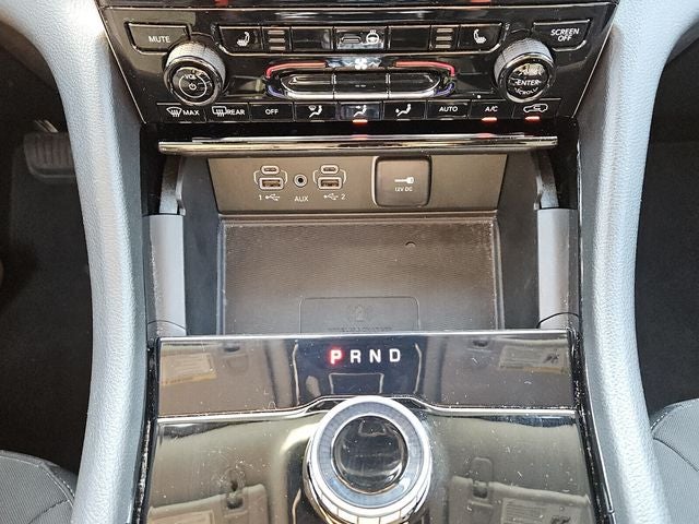 2023 Jeep Grand Cherokee Laredo 4x2