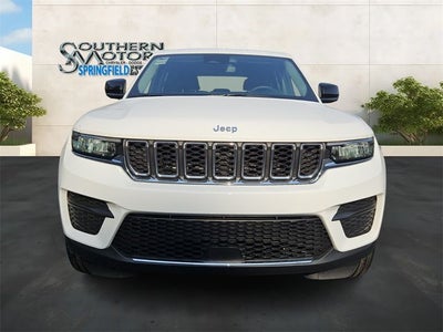 2023 Jeep Grand Cherokee Laredo 4x2