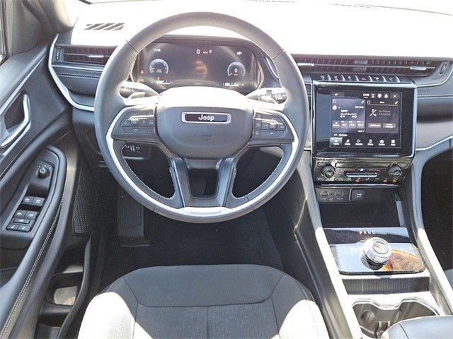 2025 Jeep Grand Cherokee Laredo X 4x4