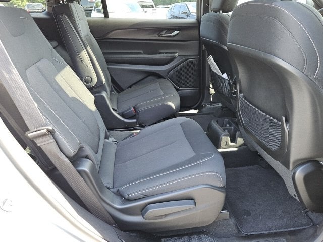2025 Jeep Grand Cherokee L Laredo X 4x2