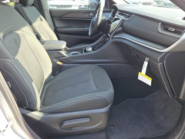 2025 Jeep Grand Cherokee L Laredo X 4x2