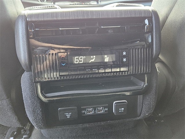 2024 Jeep Wagoneer Series II 4x2