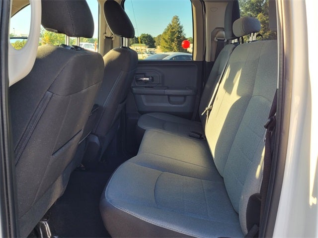 2024 RAM 1500 Classic SLT Quad Cab 4x2 6'4' Box