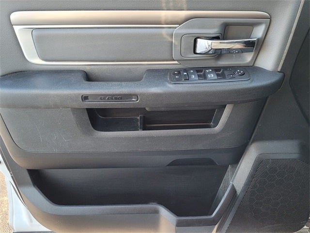 2024 RAM 1500 Classic SLT Quad Cab 4x2 6'4' Box