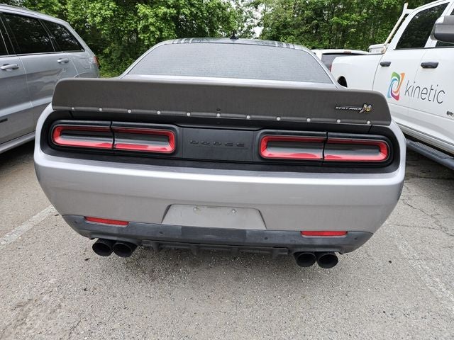 2016 Dodge Challenger 392 Hemi Scat Pack Shaker