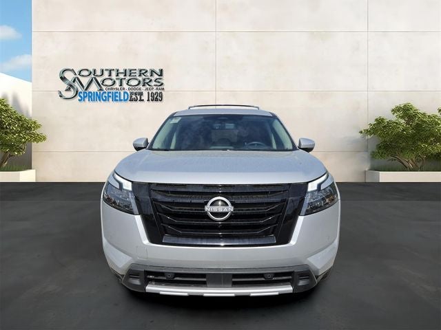2025 Nissan Pathfinder Platinum FWD