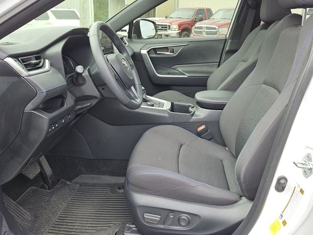 2023 Toyota RAV4 Hybrid SE