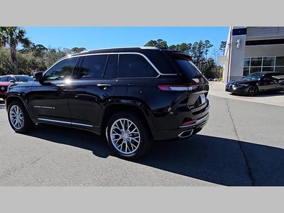 2022 Jeep Grand Cherokee Summit