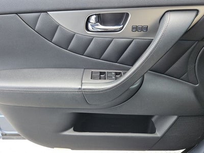 2017 INFINITI QX70 Base