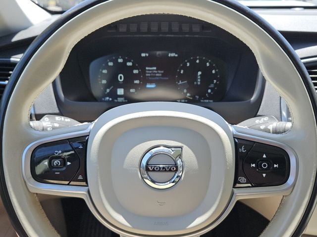 2022 Volvo XC90 T5 Momentum