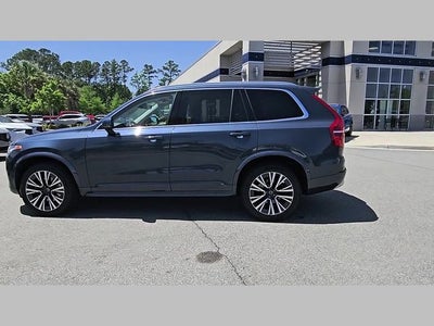 2022 Volvo XC90 T5 Momentum