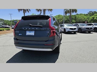 2022 Volvo XC90 T5 Momentum