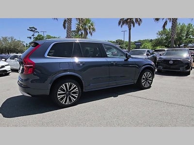 2022 Volvo XC90 T5 Momentum