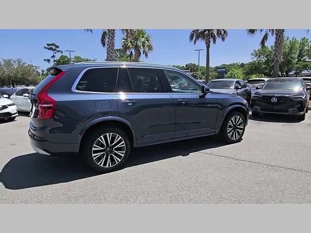 2022 Volvo XC90 T5 Momentum