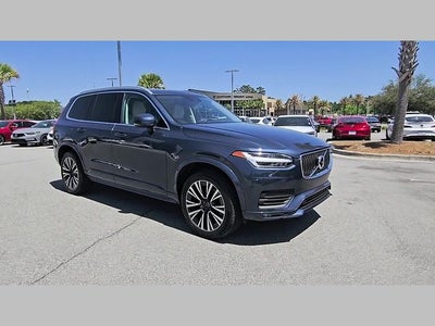 2022 Volvo XC90 T5 Momentum