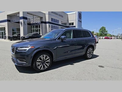 2022 Volvo XC90 T5 Momentum